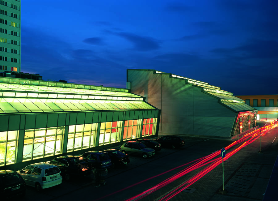 1697645869-halle-1