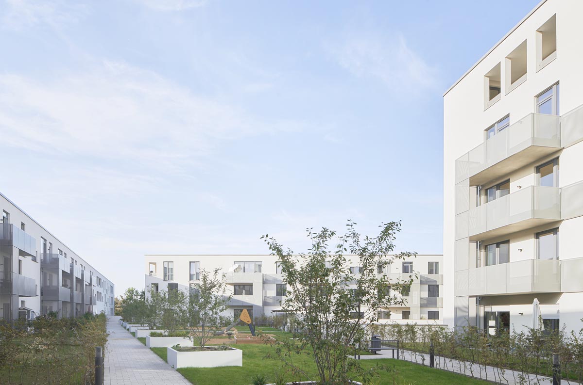 1736240115-wohnhof-augenhoehe-lorenz